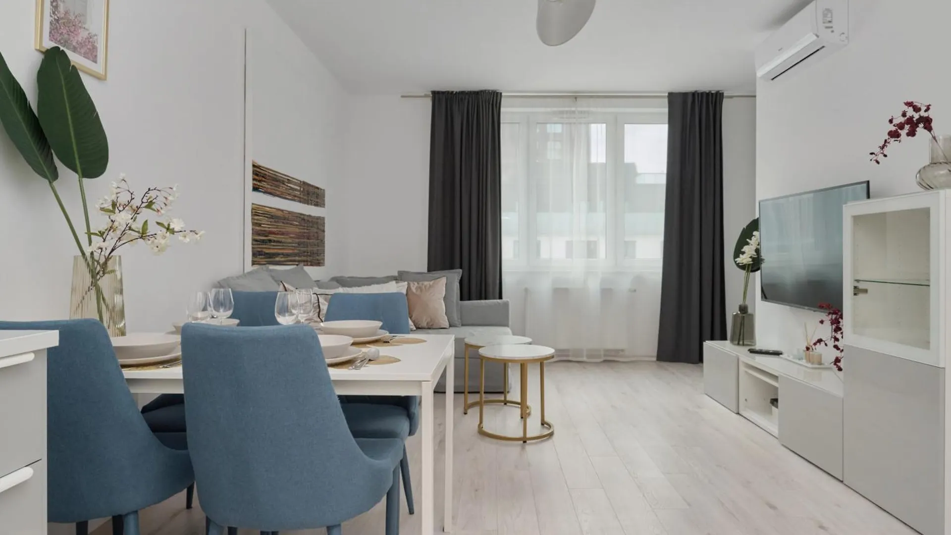 Luxurious Apartments With Balcony & Parking Gwiazdzista Wroclaw By Noclegi Renters