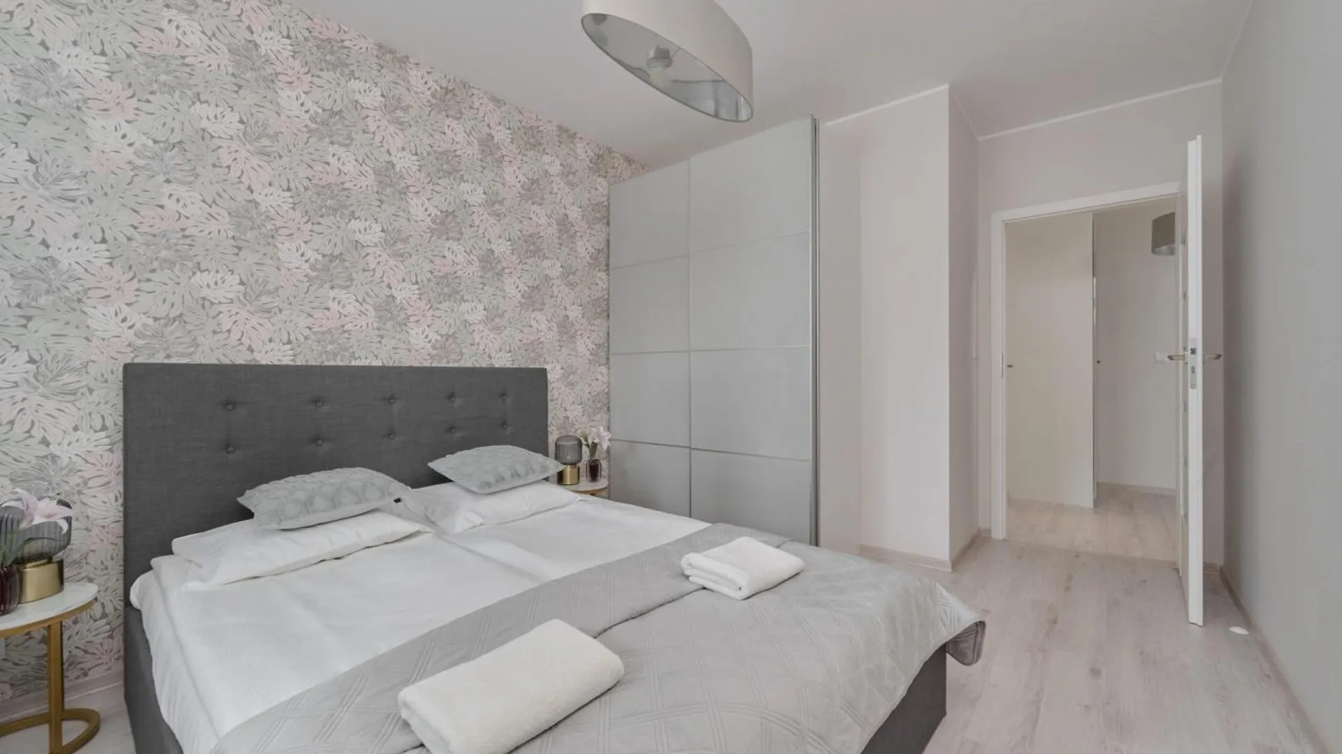 Luxurious Apartments With Balcony & Parking Gwiazdzista Wroclaw By Noclegi Renters 0*,
