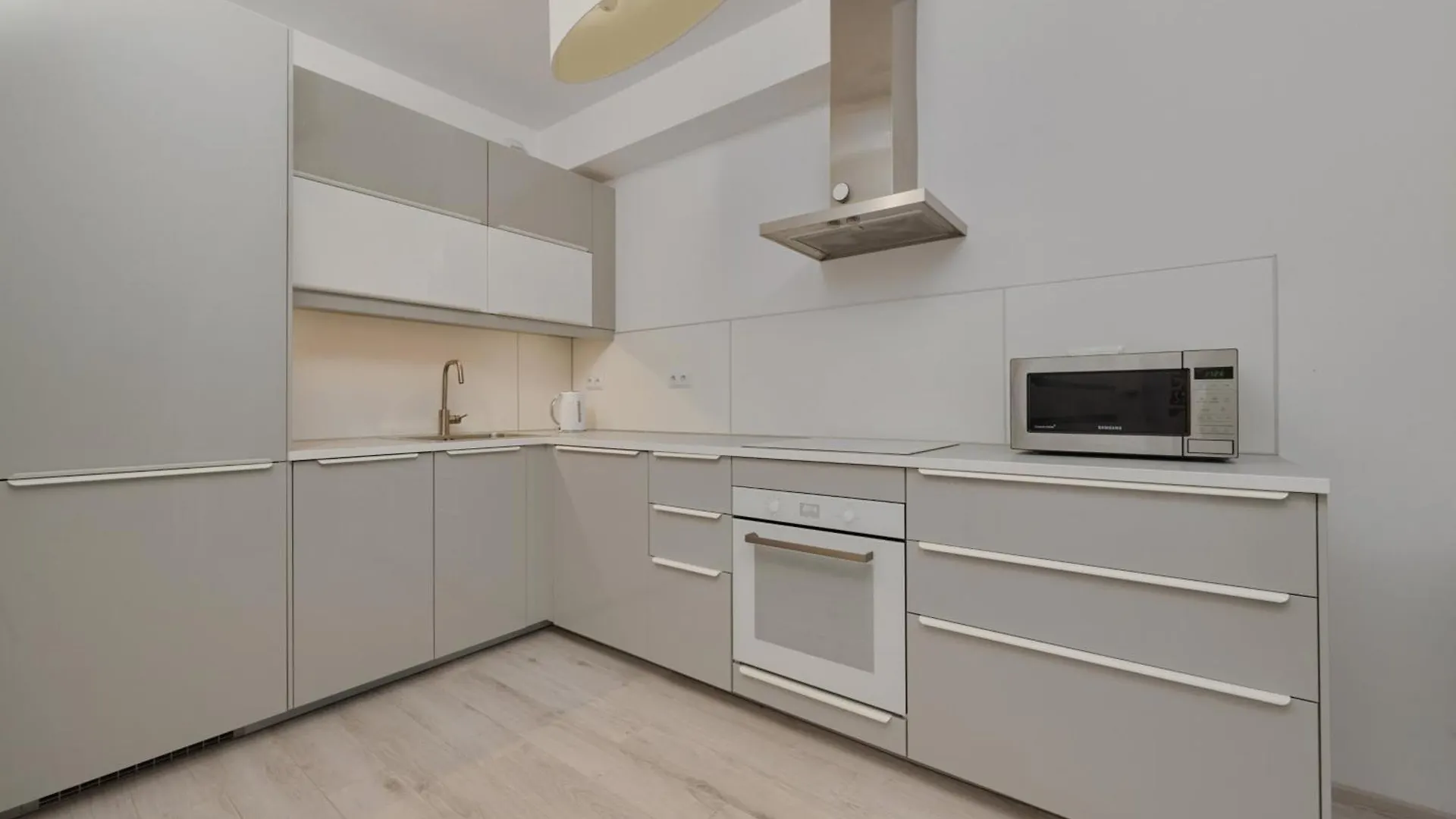 Luxurious Apartments With Balcony & Parking Gwiazdzista Wroclaw By Noclegi Renters