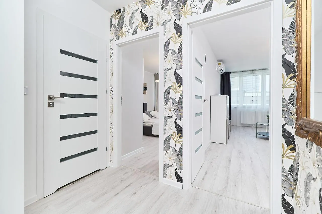 Luxurious Apartments With Balcony & Parking Gwiazdzista Wroclaw By Noclegi Renters