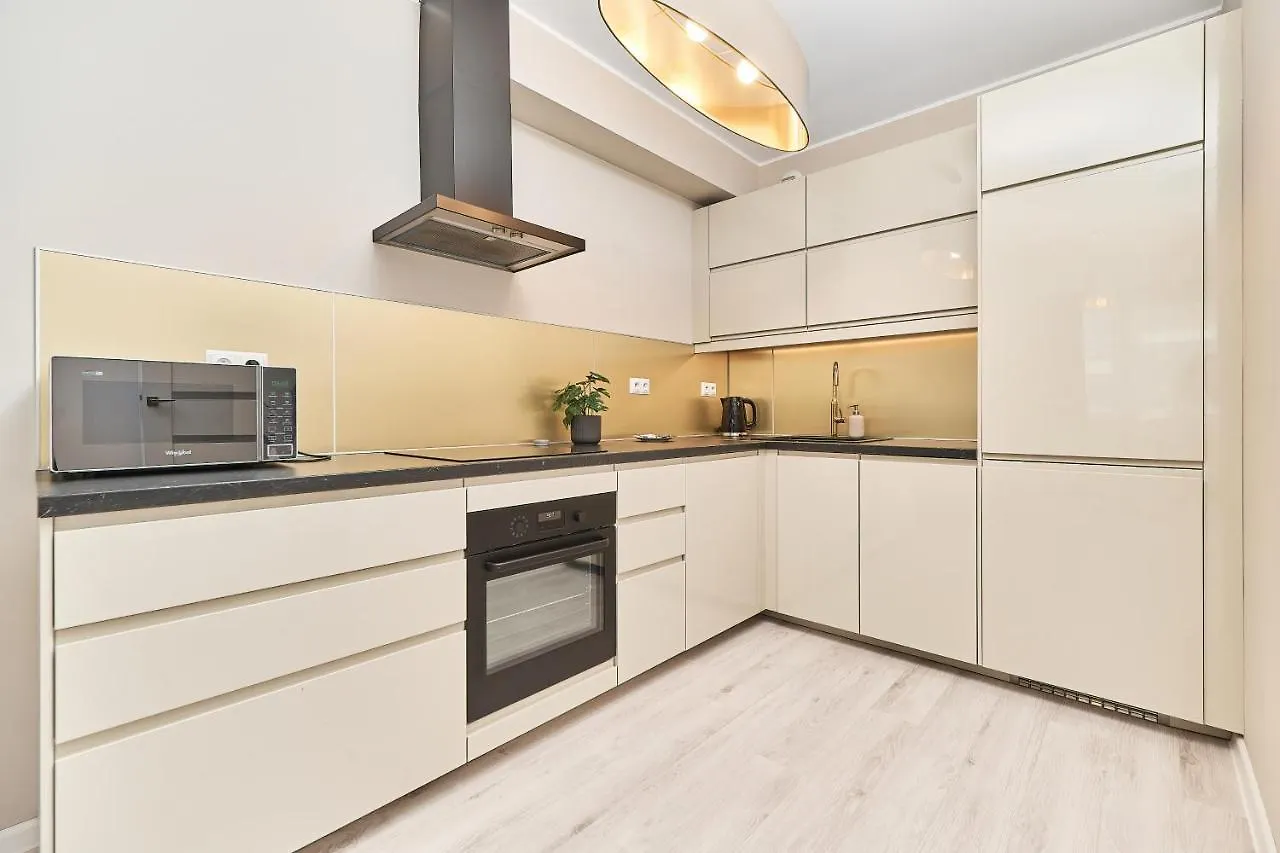 Luxurious Apartments With Balcony & Parking Gwiazdzista Wroclaw By Noclegi Renters