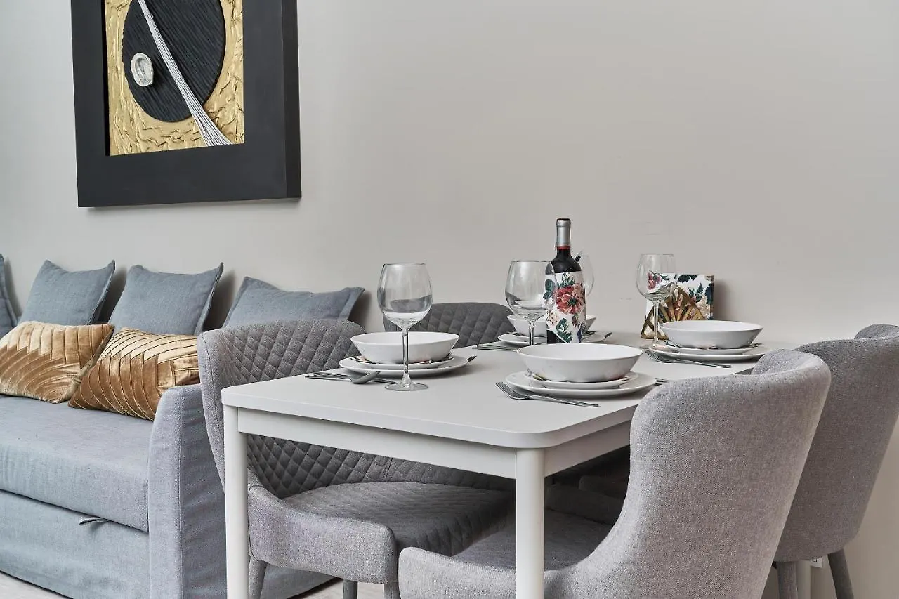 Luxurious Apartments With Balcony & Parking Gwiazdzista Wroclaw By Noclegi Renters 0*,  Polska