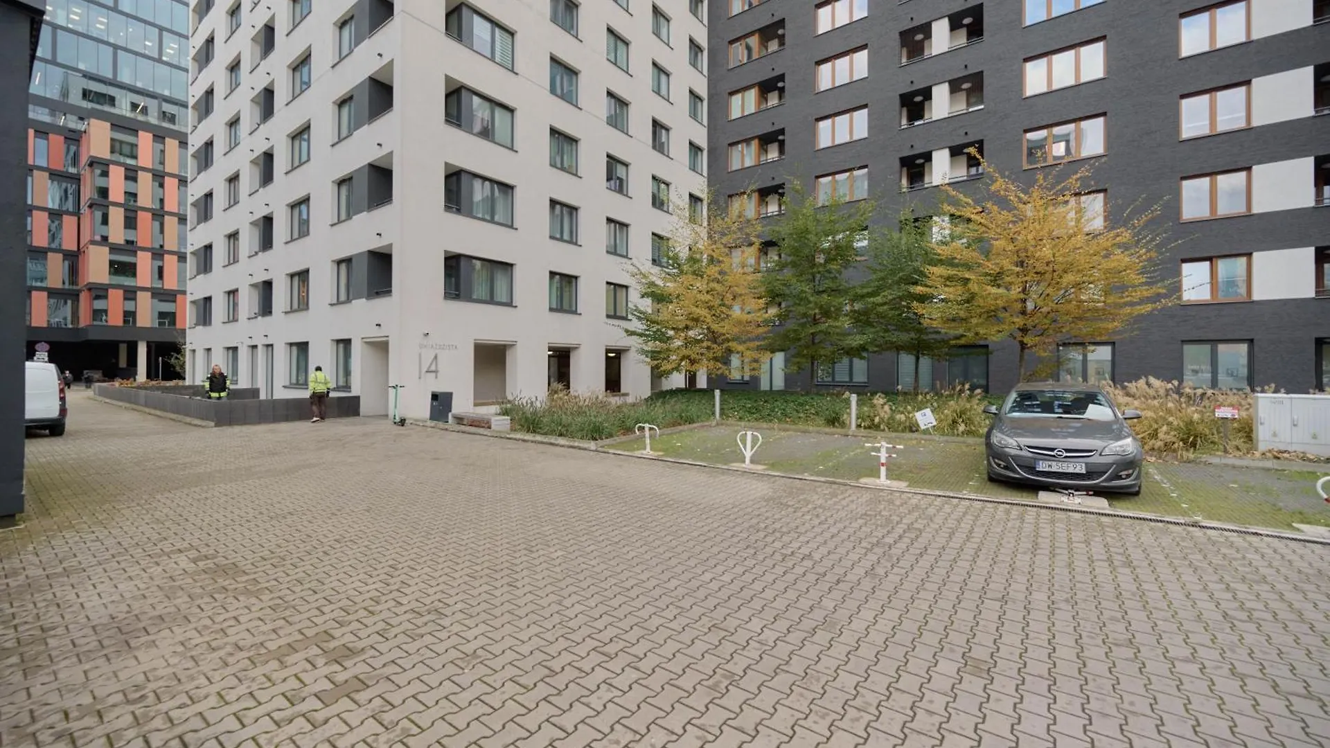 Luxurious Apartments With Balcony & Parking Gwiazdzista Wroclaw By Noclegi Renters